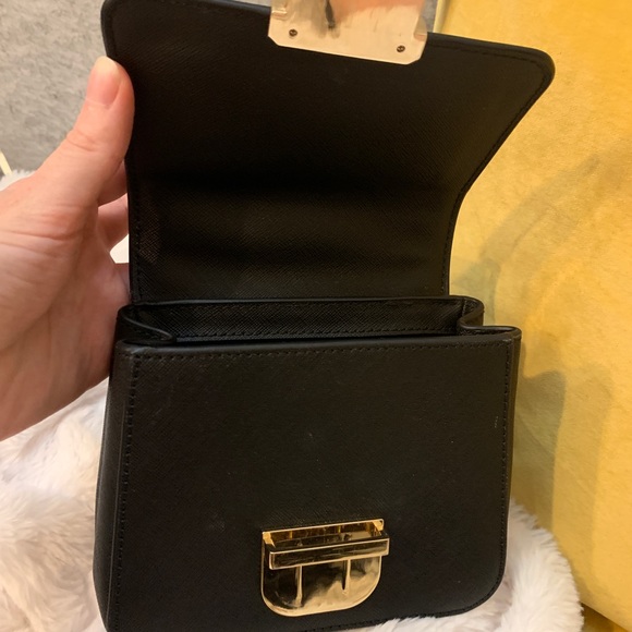 Mini Michael Kors Black Leather Purse - Crossbody - Picture 10 of 17